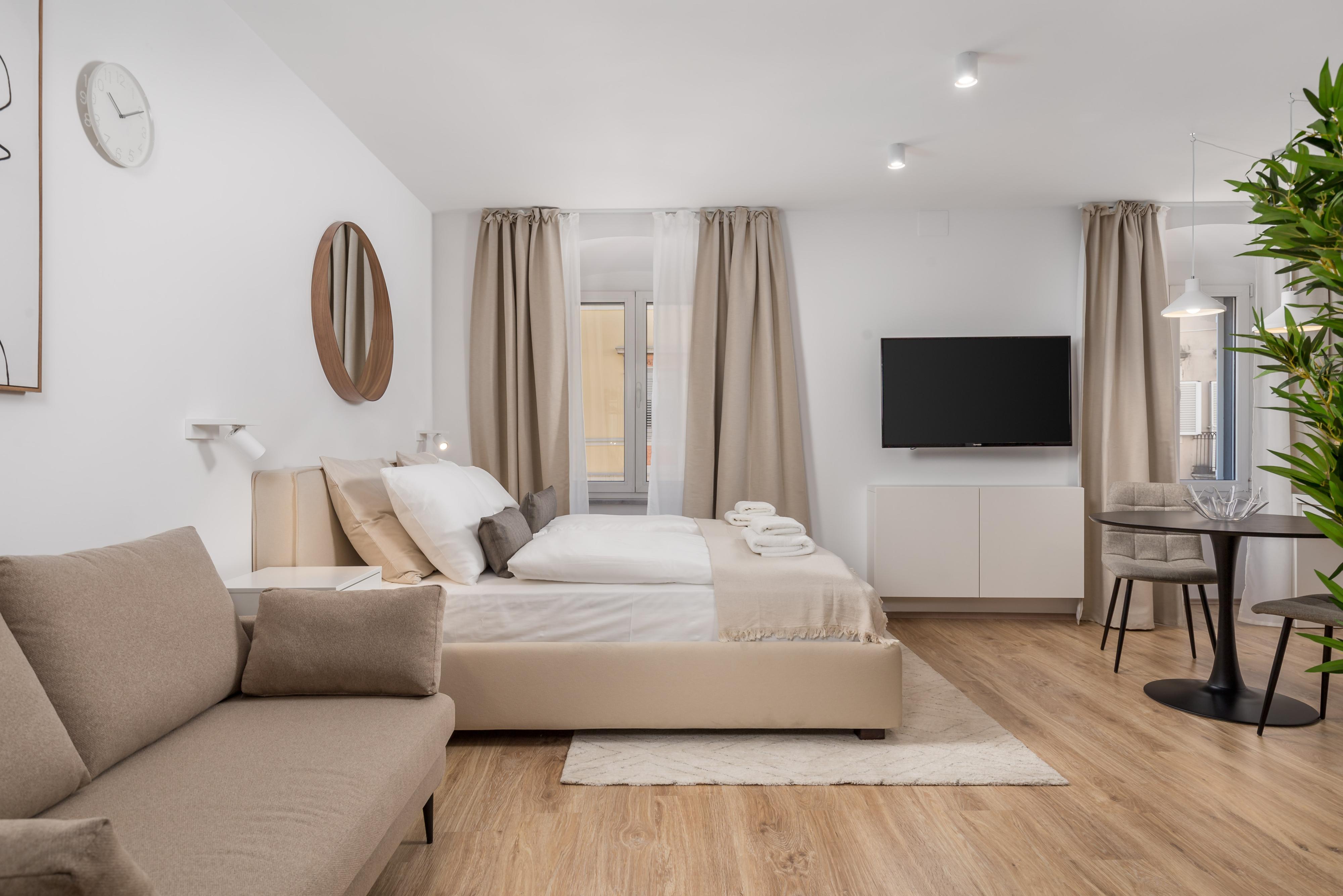 Lorem ipsum, dolor sit amet consectetur adipisicing elit. Enim ipsam expedita voluptas quaerat natus labore, sapiente deserunt et accusamus amet asperiores nesciunt non exercitationem. Culpa nam facilis consequuntur laborum eum.