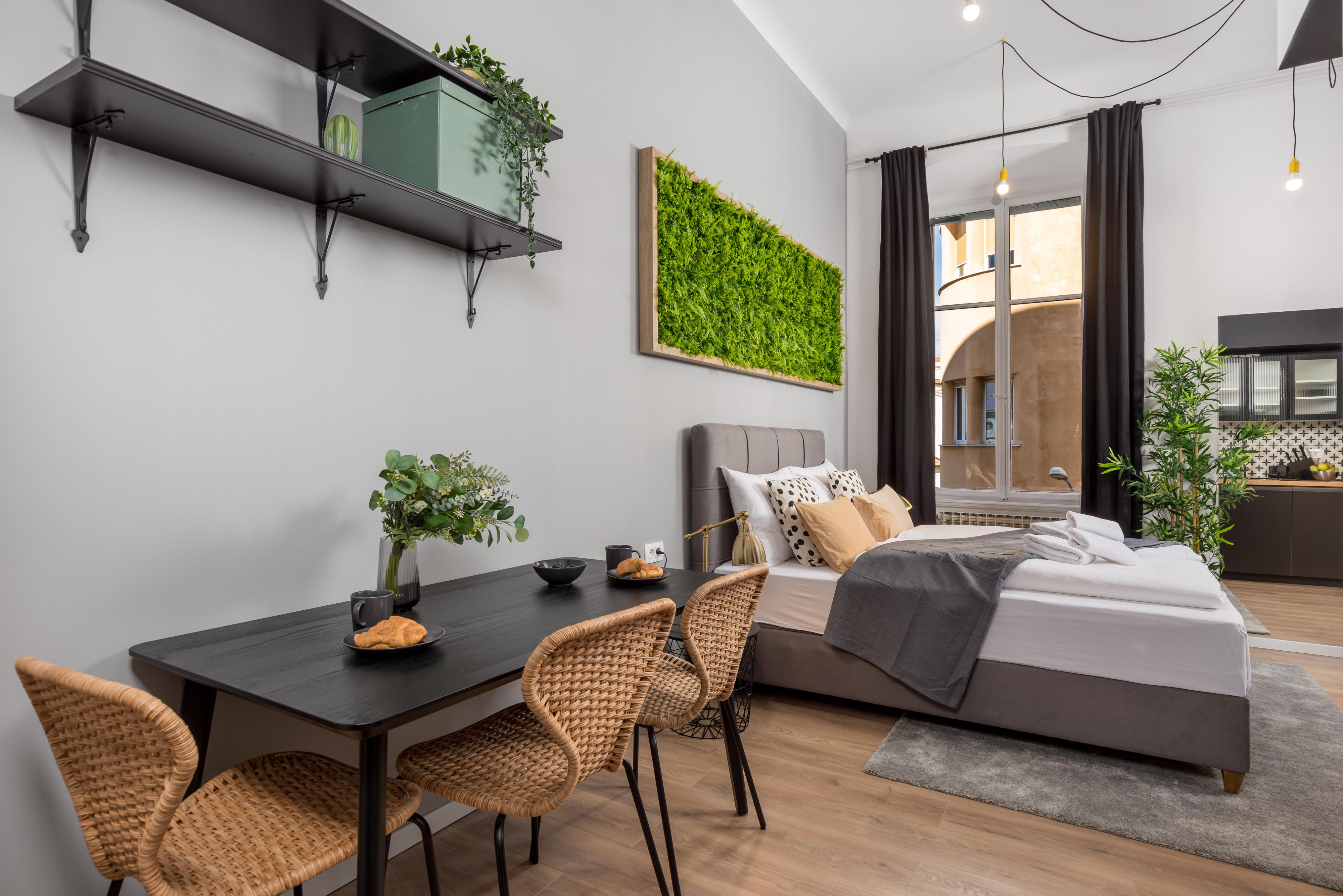 Lorem ipsum, dolor sit amet consectetur adipisicing elit. Enim ipsam expedita voluptas quaerat natus labore, sapiente deserunt et accusamus amet asperiores nesciunt non exercitationem. Culpa nam facilis consequuntur laborum eum.