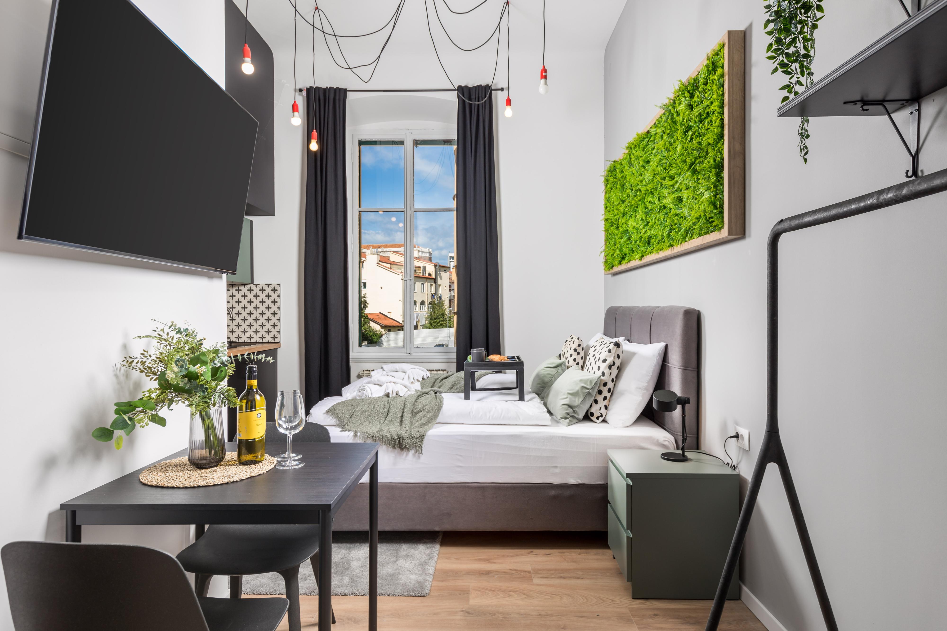 Lorem ipsum, dolor sit amet consectetur adipisicing elit. Enim ipsam expedita voluptas quaerat natus labore, sapiente deserunt et accusamus amet asperiores nesciunt non exercitationem. Culpa nam facilis consequuntur laborum eum.